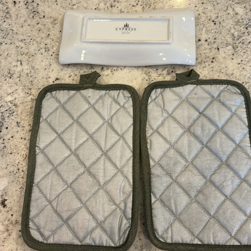 Cypress Home Olive oil themed Ceramic Spoon rest and potholder set